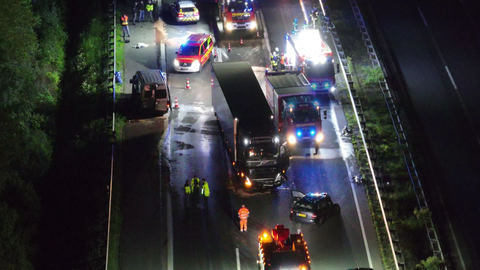 Auf der A61 bei Laudert im Rhein-Hunsrück-Kreis hat sich in der Nacht zu Donnerstag ein schwerer Unfall ereignet.
