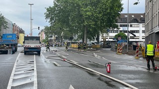 Bei Bauarbeiten ist in der Koblenzer Innenstadt eine Gasleitung beschädigt worden. Die Reparaturarbeiten laufen.