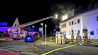 Feuerwehr Weißenthurm rettet Menschen aus brennendem Haus.