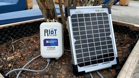 An der Hochschule Koblenz wurde Das Projekt RIOT entwickelt. Es kann an Hochwasserfrühwarnsysteme angeschlossen werden.