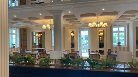 Der Innenraum des Restaurants "Am Gläsernen Fels". Früher war das Gebäude ein Turner- und Jugendheim.