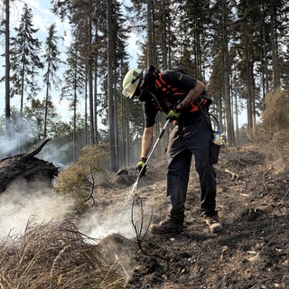 Feuerwehr bekämpft letzte Glutnester