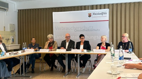 Pressekonferenz des Landesuntersuchungsamts in Koblenz zur Tierseuchenbilanz 2025