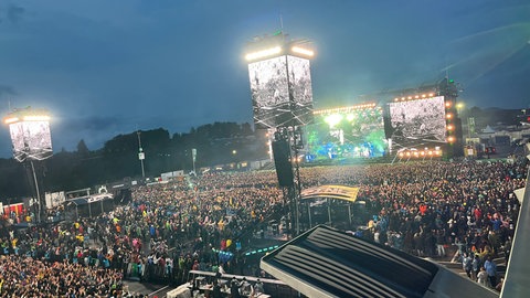 Das Festivalgelände bei Rock am Ring bei Nacht
