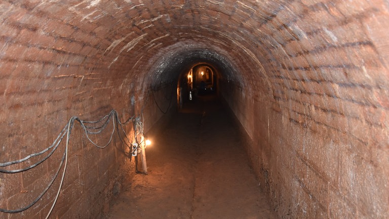 Abkühlung in RLP an heißen Sommertagen: Die unterirdischen Gänge der Lunette 41 in Landau.