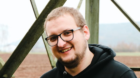 Porträt von SWR Reporter Janosch Beyer