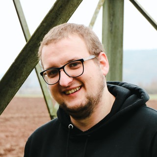 Porträt von SWR Reporter Janosch Beyer