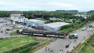 Der U-Boot-Transport zum Rheinhafen Speyer verlief reibungslos - Ziel der U17 ist das Technik Museum Sinsheim.