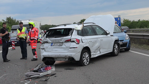 Auf der A61 bei Frankenthal sind am Sonntag mehrere Fahrzeuge zusammengestoßen. 