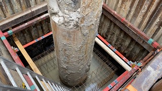 Baustelle des TWL Trinkwasserbrunnens, er reicht bis in 400 Meter Tiefe und wird bis Oktober fertiggestellt