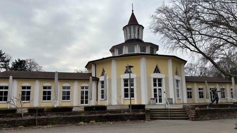 Stadtführung durch Ludwigshafen. Gerhard Brandt zeigt Ebertpark, Ebertsiedlung und Friedenskirche.