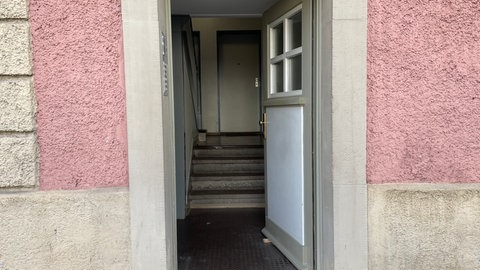 Wohnung im Wohnhaus in Ludwigshafen des mutmaßlichen Täters, der in Mannheim in eine Menschenmenge gefahren sein soll