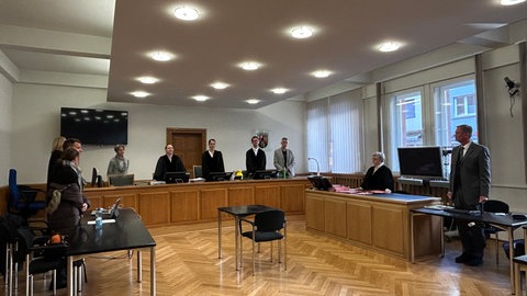 Im Prozess um ein vergiftetes Baby haben Staatsanwaltschaft und Verteidigung am Dienstag vor dem Landgericht Frankenthal in ihren Plädoyers zwei Jahre Haft auf Bewährung gefordert.