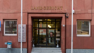 Der Eingang des Landgerichts Frankenthal von vorne.