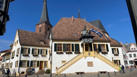 Das historische Rathaus in Deidesheim