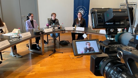 Das Team der Universität Mannheim stellte erste Ergebnisse der Missbrauchsstudie im Bistum Speyer vor.