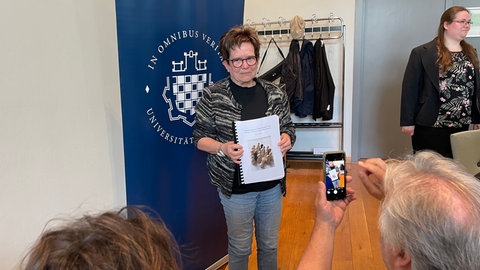 Die Missbrauchsstudie zum Bistum Speyer umfasst mehr als 470 Seiten. 