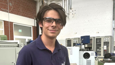 Can Sönmez macht bei der KSB in Frankenthal eine Ausbildung als Zerspanungsmechaniker.