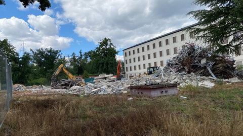 Eine Baustelle auf dem Gelände der Bundeswehrkaserne in Germersheim: Die Kaserne ist schon seit Jahren dringend sanierungsbedürftig