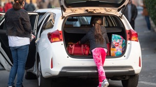 Elterntaxis sorgen für Ärger in der Pfalz (Symbolbild)