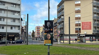 Wahlplakate in Friesenheim zu der Stichwahl in Ludwigshafen