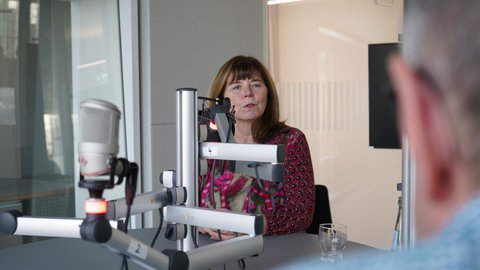 Ludwigshafens Oberbürgermeisterin Jutta Steinruck zu Gast im SWR Studio Ludwigshafen