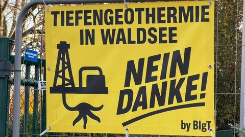 Ein Plakat der Bürgerinitiative gegen Tiefengeothermie in Waldsee.