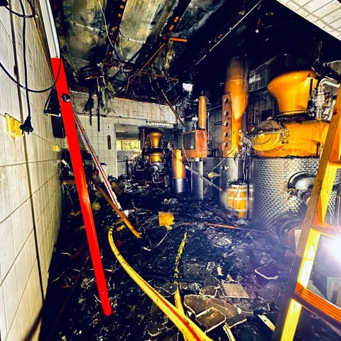 Der Brand auf dem Weingut in Weisenheim am Berg wurde durch einen technischen Defekt verursacht - dabei entstand eine halbe Million Euro Schaden.