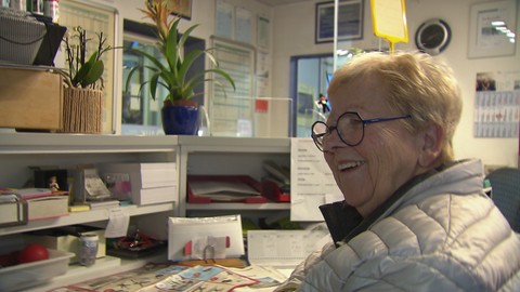 Margit Walther ist mit ihren 80 Jahren auch jeden Tag im Büro und schaut nach dem Rechten. 