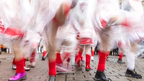 Bunt wirds bei den Fastnachtsumzügen in der Pfalz