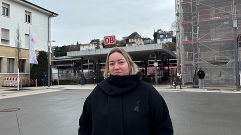 Zugbegleiterin der Deutschen Bahn