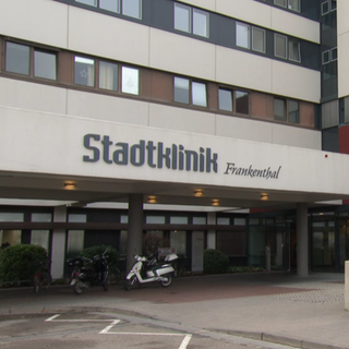 Das Bild zeigt die Stadtklinik Frankenthal von außen. Der Neubau der Klinik ist fertig - Rund 110 Betten stehen dort für Patienten bereit.
