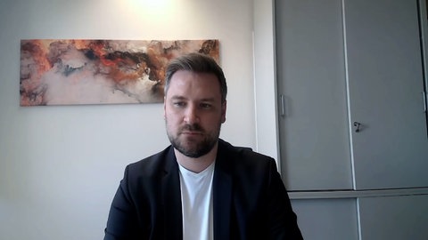 Das Foto zeigt den Kommissar Bastian Kipping. SWR Aktuell hat ihn zu Welpenhandel interviewt.