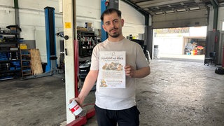 Mechaniker Adrian Heckerott hilft mit Projekt "Werkstatt mit Herz" in Schifferstadt Menschen, die ihre Reperaturen kaum bezahlen können. 