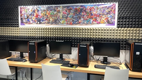 Dieser "Game-Raum" in der Stadtbibliothek Ludwigshafen ist für Jugendliche ab 16 Jahren offen. Ab 12 darf rein, wer die Erlaubnis seiner Eltern hat.