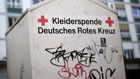 Alkleidercontainer des Deutschen Roten Kreuzes (Symbolbild). Solche Container gibt es in Neustadt.