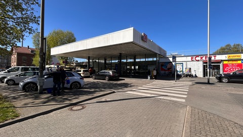 Reinigung und Reparaturen beim intensiven Frühjahrsputz im Hauptbahnhof Frankenthal