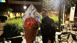 Eisdielen-Bär aus Eisdiele in Edenkoben wieder aufgetaucht.