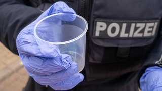 Ein Mann in der Pfalz versetzte seiner Urinprobe Wasser aus der Toilette