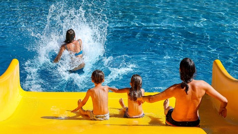 Die Schwimmbäder in Rheinhessen ziehen eine gemischte Freibad-Bilanz.