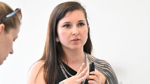 Hanna hat das Usher-Syndrom. An der Uni Mainz wird versucht, Betroffenen wie ihr zu helfen.