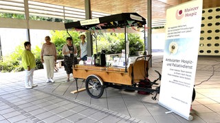 In Mainz lädt ein mobiles Trauer Café zum Reden ein