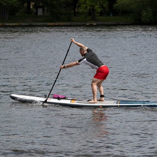 Im Naturschutzgiet zwischen Ingelheim und Bingen ist Stand-Up-Paddling nicht mehr erlaubt.
