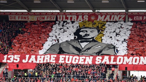 Fan-Choreographie "125 Jahre Eugen Salomon". Mainz 05-Fans erinnern an den Mitgründer des Vereins Eugen Salomon. 