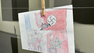 Ein Comic über Antisemitismus, der gerade in der Gedenkstätte KZ Osthofen ausgestellt wird. 
