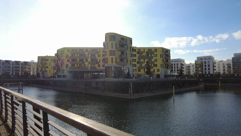 Ein neu gebautes Wohnhausn am Zollhafen: Gentrifizierung: Wer kann sich das Leben in der Mainzer Neustadt noch leisten? 