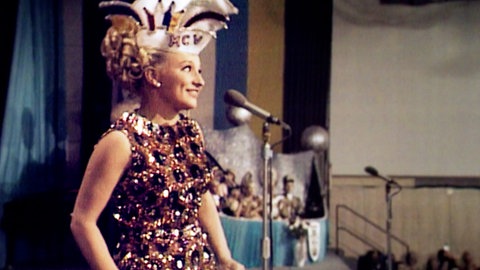 Margit Sponheimer, die Grande Dame der Mainzer Fastnacht. Sie war die erste weibliche Solistin und Pionierin in der Mainzer Fastnachtswelt.