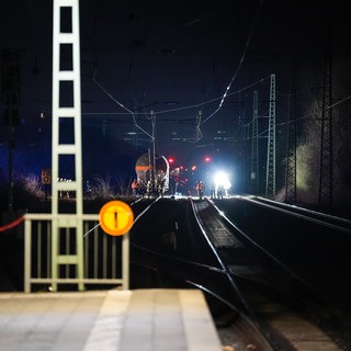Guntersblum: 14-Jähriger klettert auf Güterzug und stirbt nach Stromschlag 
