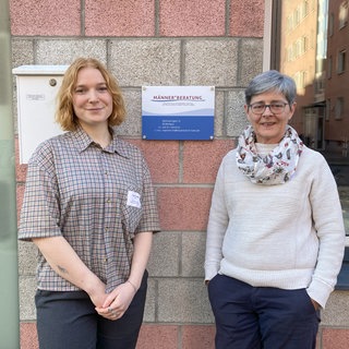  Leah Krieger (li) und Eva Jochmann (re) vom Mainzer Frauennotruf beraten jetzt auch Männer und TIN-Personen.