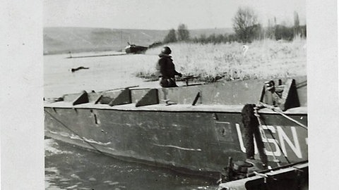 Die Pontonbrücke der US-Armee bei Nierstein 1945.